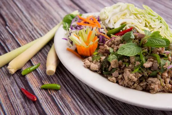 king-of-thai-noodle - Larb