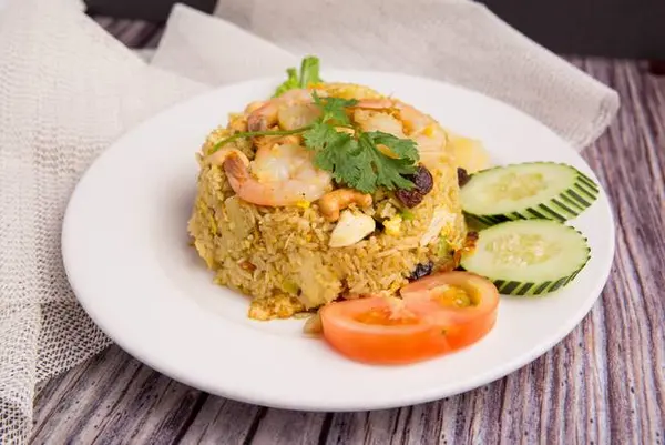 king-of-thai-noodle - Pineapple Fried Rice