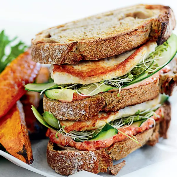 konso-edget-hotel - CHICKEN CLUB SANDWICH