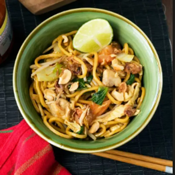 krill-dine-in-style-restaurant - Fried Noodle with Chicken