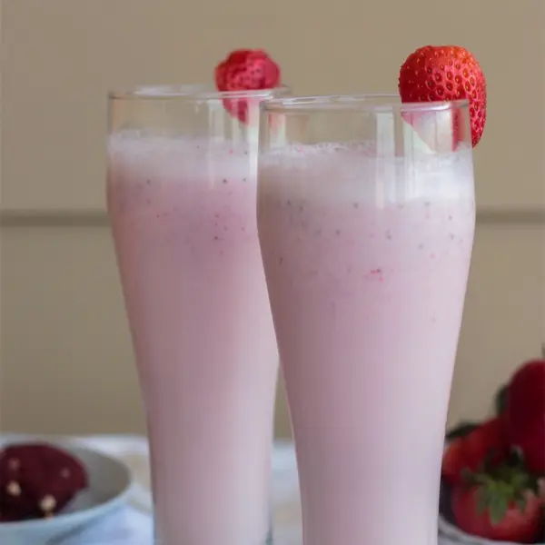 kuda-giri - Strawberry Milkshake