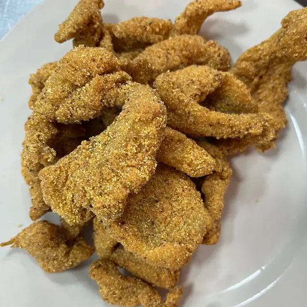 kuntry-fisherman-bar-grill - 6PC Catffish fillet + 1 side