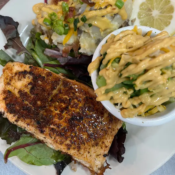 kuntry-fisherman-bar-grill - Grilled Salmon