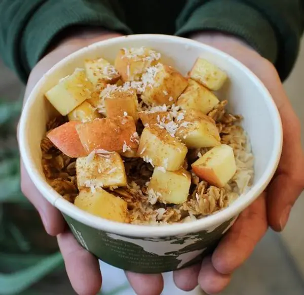 kure-juice-bar - Cinnamon Apple Crunch Oatmeal