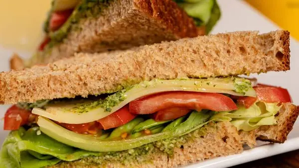 la-bou-bakery-cafe - Veggie Classic Sandwich