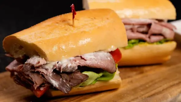 la-bou-bakery-cafe - Roast Beef Classic Sandwich