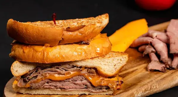 la-bou-o-st - Roast Beef & Caramelized Onions