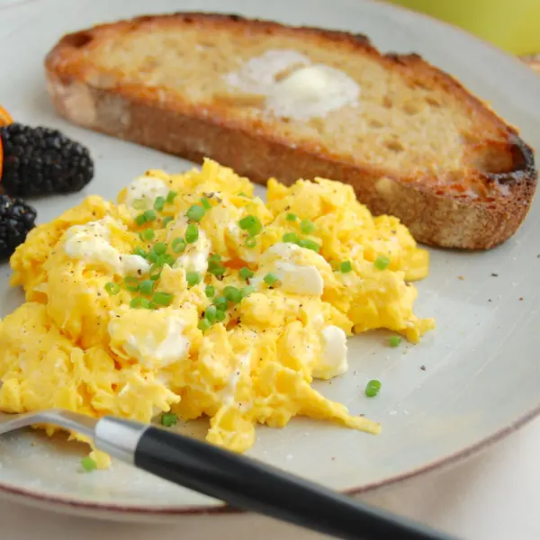 la-brasserie-restaurant - scrambled eggs