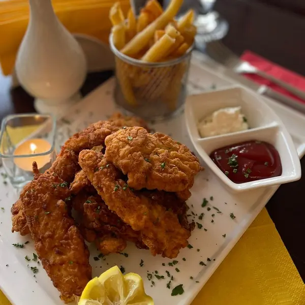 la-brasserie-restaurant - chicken strips