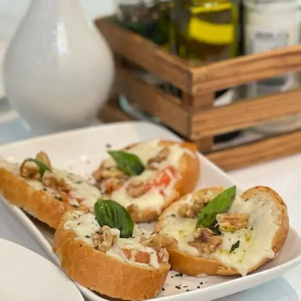 la-brasserie-restaurant - mozzarella cheese walnut toast