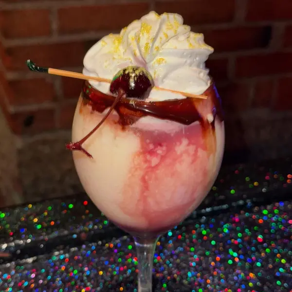 la-burla-bee - Naughty Banana Banger Cocktail