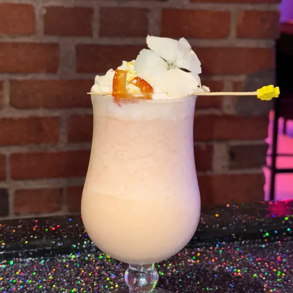 la-burla-bee - Fuzzy Peach Cocktail