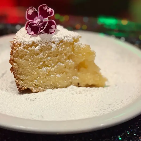 la-burla-bee - Kinky Lemon Twist Cake