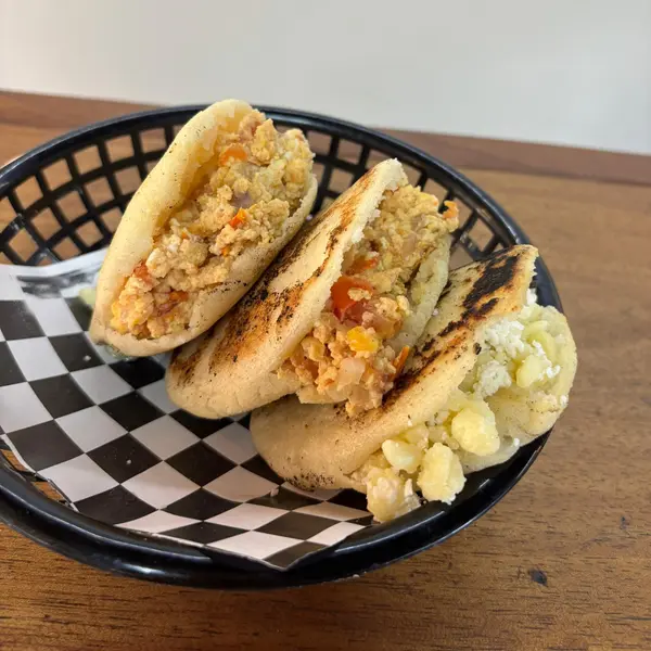 la-cancha-bistro - Arepas