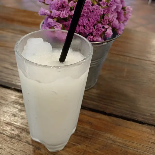 la-cancha-bistro - Frappe Limon