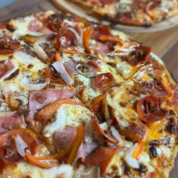 la-cancha-bistro - Pizza La Cancha Bistro