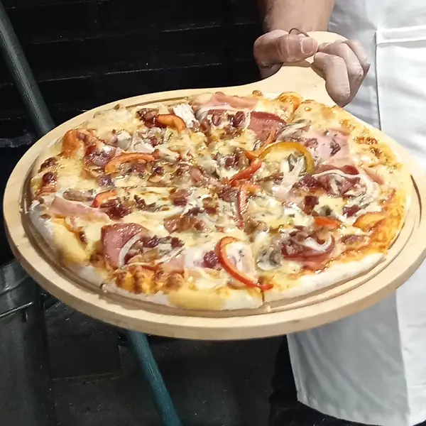 la-cancha-bistro - Pizza La Cancha Bistro