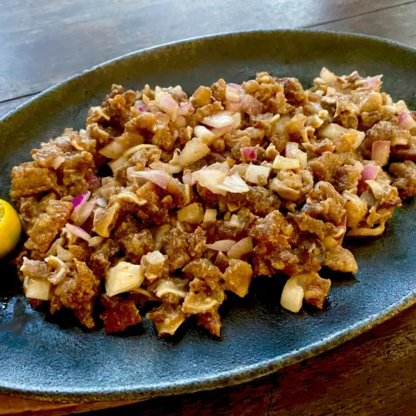 la-casa-bianca-hotel-cafe - Sizzling Bagnet Sisig