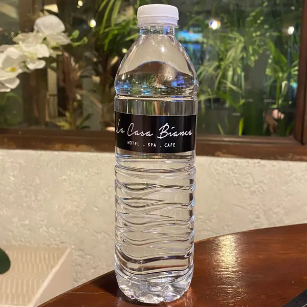 la-casa-bianca-hotel-cafe - Bottled Water