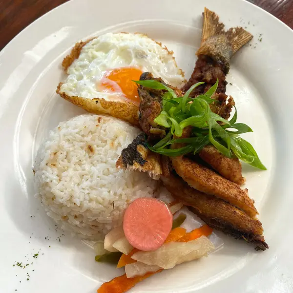 la-casa-bianca-hotel-cafe - Daing na Bangus