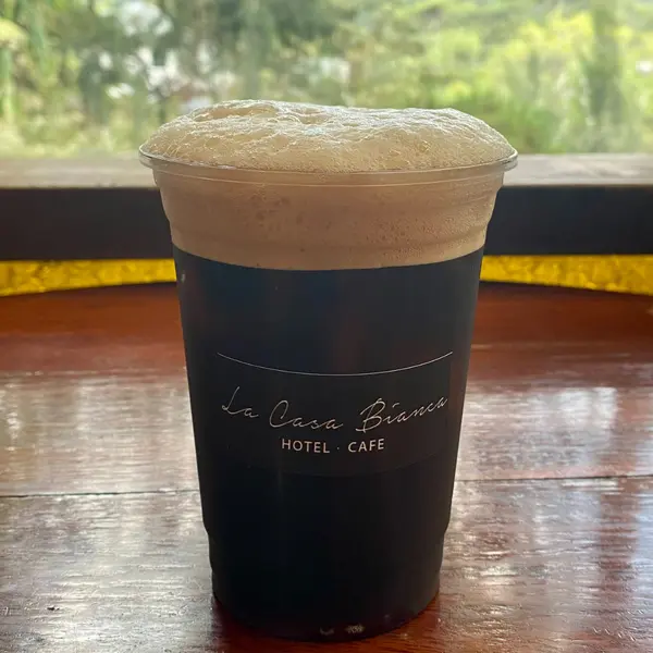 la-casa-bianca-hotel-cafe - Cold Brew Black Coffee