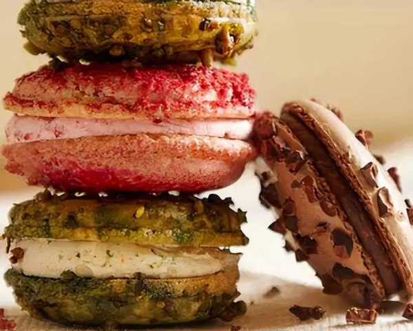 la-fromagerie - Mix of 5 Macarons