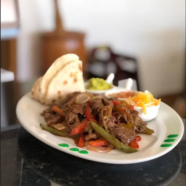 la-plaza-del-cafe-restaurant - Fajitas de res