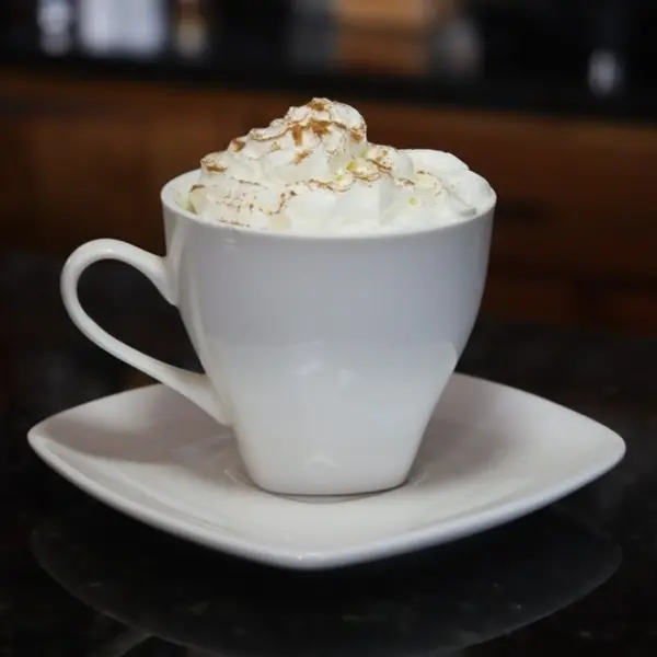 la-plaza-del-cafe-restaurant - Capuchino americano