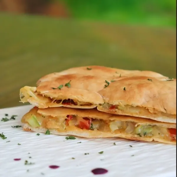 la-plaza-del-cafe-restaurant - Tostada vegetariana