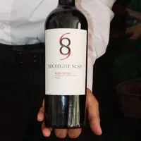 la-plaza-del-cafe-restaurant - Vino Tinto