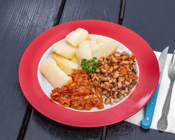 lamp-african-food - 2. Niebe Ak Niambi (Cassava and Beans)