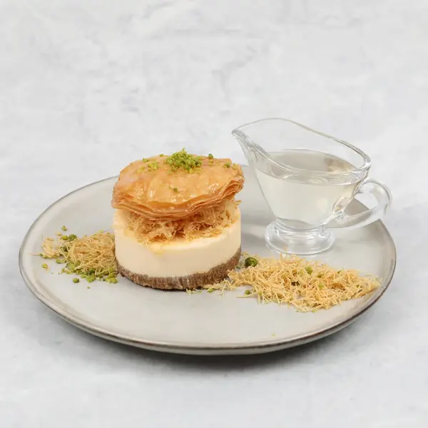 le-cadeau-uae - Cheese Cake Baklava & Kunafa