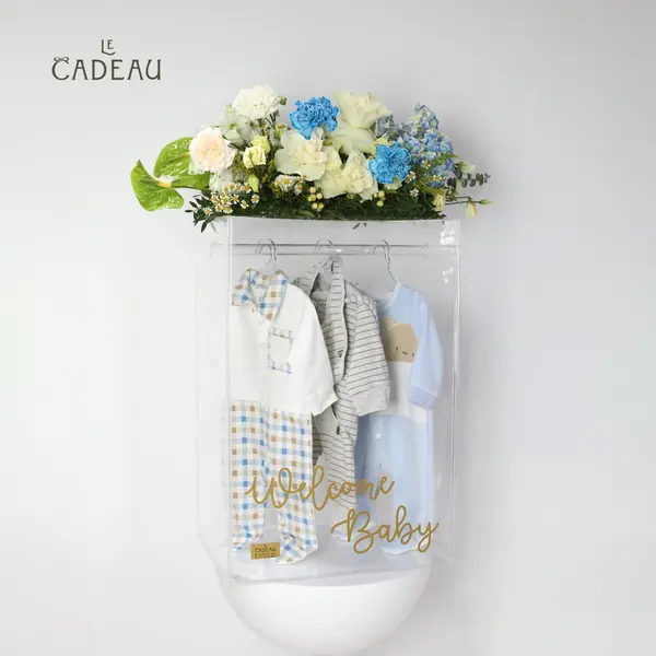 le-cadeau - New Born Gift Acrylic Box with Flowers and 5 hangers - Blue