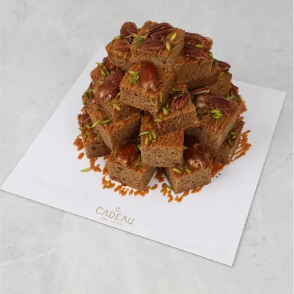 le-cadeau - Dates Pecan Cake Tower