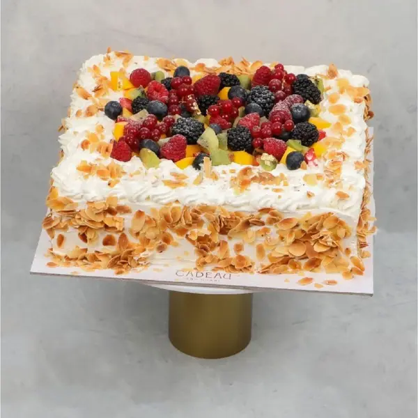 le-cadeau - Almond Fruity Cake