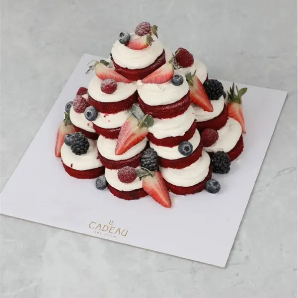 le-cadeau - Red Velvet Cake Tower