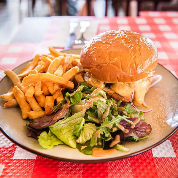 le-chat-bossu - Le burger du chat