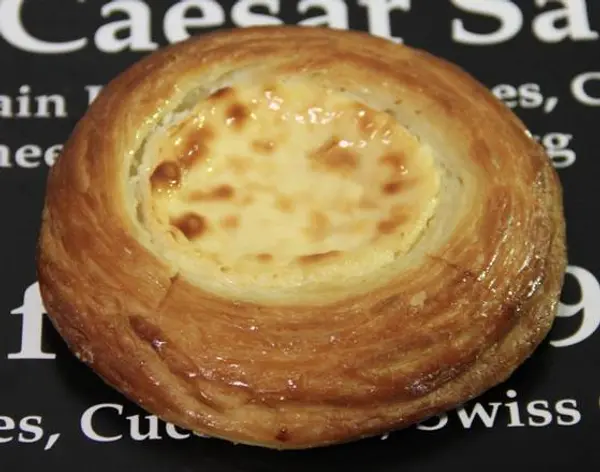 le-croissant-cafe - Cheese Danish