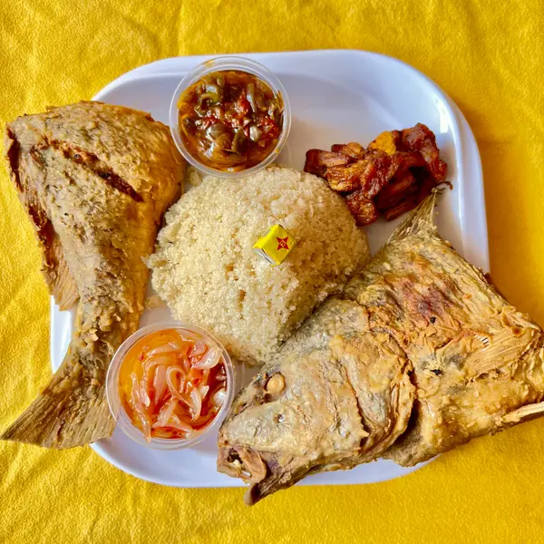 le-garba-chaudrestaurant-dattieke - Cassava Max (Antieke + Cassava Fish)