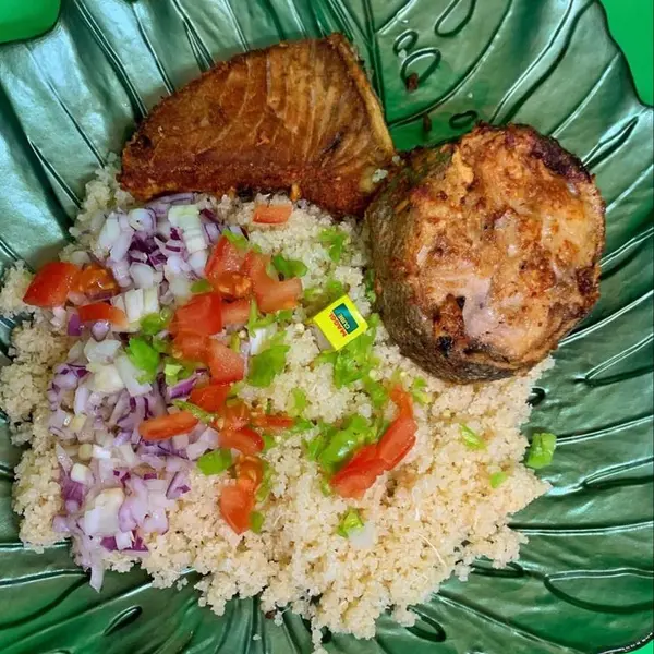 le-garba-chaudrestaurant-dattieke - Garba Plus (Attieke + Fried Tuna)