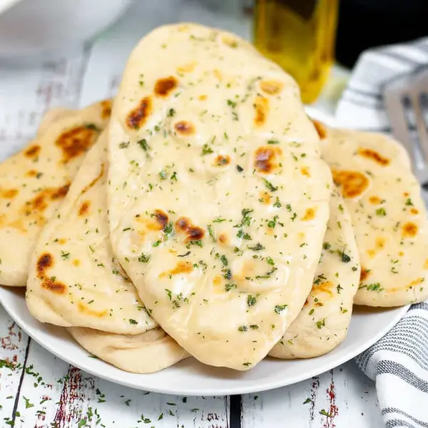 le-selena - Garlic Naan