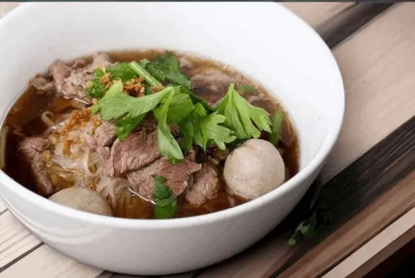 lers-ros-thai - Thai Boat Noodle Soup Beef