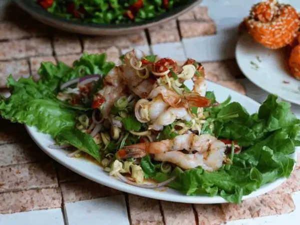 lers-ros-thai - Grilled Shrimps Salad