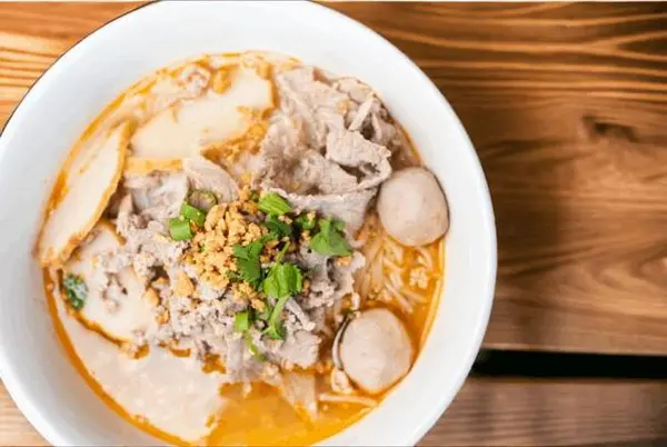 lers-ros-thai - Pork Tom Yum Noodle Soup