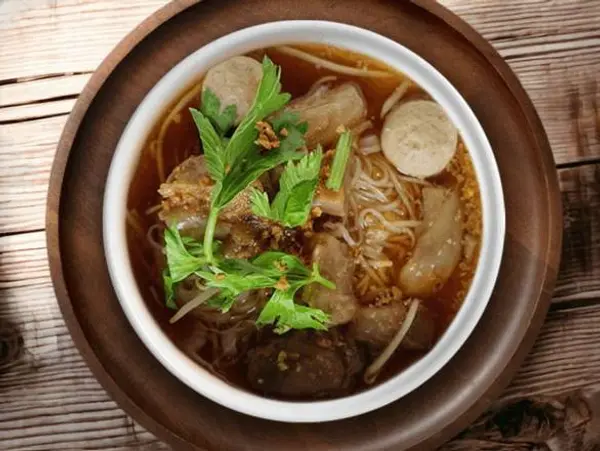 lers-ros-thai - Beef Tendon Noodle Soup