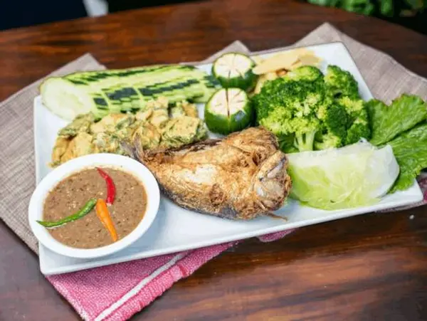 lers-ros-thai - Thai Spicy Shrimp Paste Tray