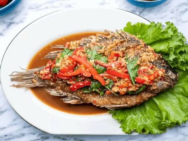 lers-ros-thai - Tilapia with Basil Sauce