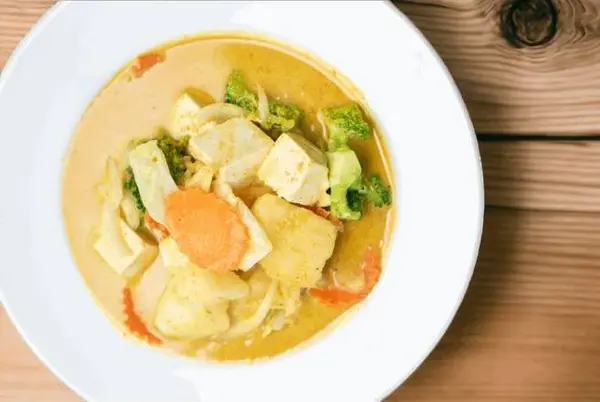 lers-ros-thai - Vegetarian Yellow Curry