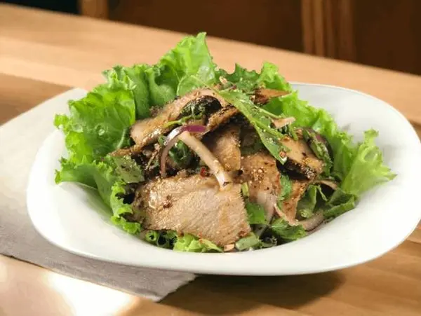 lers-ros-thai - Grilled Pork Shoulder Salad