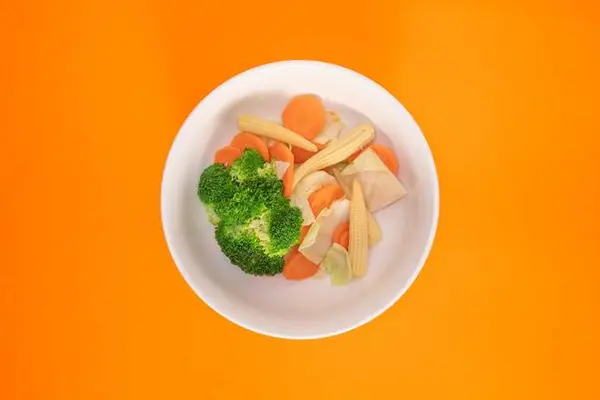 little-peacock - Steamed Veggies (broccoli, cabbage, carrot, baby corn)